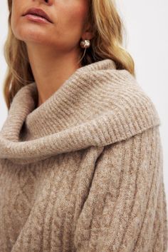 Cable Knitted Turtle Neck Sweater Beige | NA-KD Knitted Turtle, Loose Turtleneck, Beige Pullover, Turtle Neck Sweater, Beige Sweater, Cable Knit Sweater, Knitting Materials, Na Kd, Soft Knits