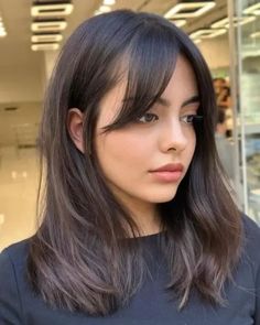 Haircuts For Short Length Hair, Hair Color For Short Hair Highlights, Trending Haircuts For Women 2024, Trendy Haircuts For Short Hair, 2024 Skincare, 2024 Makeup, Straight Brunette Hair, Zicxa Photos, Timeless Hairstyles