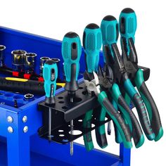 there are many tools in the tool holder