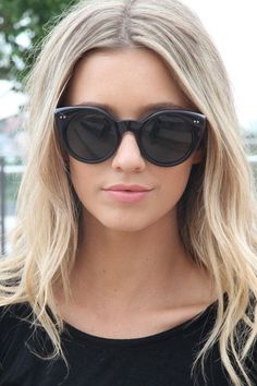 #wholesale #rayban Ace Hot On Sale Now Romantic Woman, Hair Color Shades, Honey Hair, Ombre Hair Color, Tone Hair, Pastel Hair, Haircuts For Long Hair, Gold Hair, Blonde Hair Color