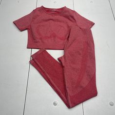 Women’s Red Athletic Legging And Crop Tee Outfit Set Size Large Condition Is New In Package See Pics Ls47/24 W1 Lh11 Red Stretch Activewear With Crew Neck, Red Athleisure T-shirt For Summer, Casual Red Crew Neck Activewear, Red Cotton Activewear For Loungewear, Sporty Stretch Red Tops, Fitted Red Athleisure Tops, Red Short Sleeve Tops For Loungewear, Red Stretch Sporty Tops, Casual Red Crew Neck Sets