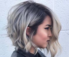 50 Chic Short Hairdos To Look 10 Years Younger - 12 - AlphaCute Hair Color Unique, Cool Short Hairstyles, Caramel Highlights, Kids Hair Cuts, Bob Haircuts For Women, Trendy Hair Color, Short Hair Color, Penteado Cabelo Curto, Ombre Hair Color