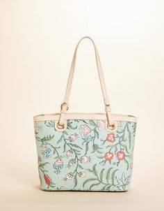 From work to weekend and everything in between, our mid-size Island Tote is ready to go. Very versatile, this day tote features a zipper top closure and a dash of organization inside with one zip and two slip pockets. And of course, we have added our special Spartina touches, like our golden logo, mermaid feet and beautiful leather hanging tassel. Floral Block Print, Golden Logo, Spartina 449, Mid Size, Zipper Top, Pastel Green, Green Design, Ready To Go, Fabric Crafts