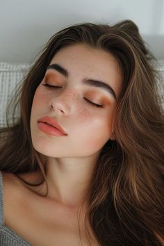 Hair Ideas For Medium, Aesthetic Usa, Bronzed Makeup, Eye Shadow Looks, Natural Eyeshadow Looks, Ideas Maquillaje, Usa Makeup, Back To School Makeup