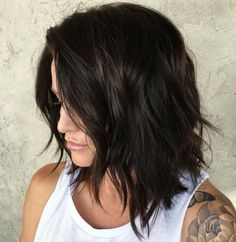 Choppy Brunette Bob Haircut Inspo, Brunette Bob, Choppy Haircuts, Medium Bob Hairstyles, Lob Haircut, Penteado Cabelo Curto, Haircut For Thick Hair, Trending Hairstyles, Medium Hair Cuts