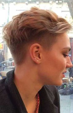 Pixie Cut Shaved Sides, Shaved Pixie Cut, Shaved Pixie, Pixie Cut With Undercut, Girls Short Haircuts, Dye Ideas, Pixie Hair, Shaved Sides