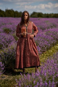 🌺  KATIE Introducing our new collection of bohemian block print dresses! Delicately embellished with border detailing that catches the eyes, this hand block printed cotton midi dress has an adjustable tie at the waist and full volume skirt which creates a floaty silhouette. Styling details include a v-neckline with decorative buttons and two extra panels at the front and two at the back of the skirt. Sizings Size S : Shoulders 36cm - 14.1"   Bust 96cm - 37,7" Waist 88cm - 34,6" Length approx. 1 Kalamkari Print Dresses For Festival, Traditional Kalamkari Print Festival Dress, Traditional Kalamkari Print Dress For Festival, Traditional Kalamkari Festival Dress, Bohemian Cotton Kurta With Yoke Detail, Bohemian Long Sleeve Kurta With Yoke, Bohemian Long Sleeve Kurta With Yoke Detail, Block Print Dresses, Volume Skirt