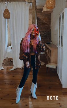 Ally Nicole Outfits, Weird Outfits Street Style, Ally Nicole, Hairstylist Outfits, Weird Outfits, Rocker Chic Style, Style Inspiration Edgy, Dress Ootd, Western Outfits Women