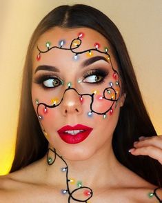 Makeup Looks Christmas Easy, Easy Xmas Makeup, Aesthetic Christmas Makeup, Simple Christmas Makeup Looks, Red Christmas Makeup, Easy Christmas Makeup Ideas, Christmas Makeup Looks Easy, Christmas Makeup Easy, Christmas Makeup Ideas Simple