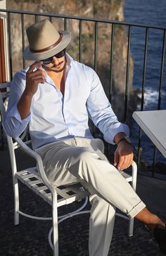 Boating Outfit Men, Resort Outfit Ideas Men, Boat Outfit Men, Mens Resort Wear Outfits, Mens Fashion 2022, Panama Hat Outfit, Mens Beach Outfits, Resort Wear For Men