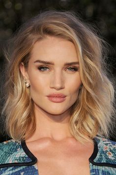 How to protect your hair in the sun - Rosie Huntington-Whiteley | Harper's Bazaar Rosie Huntington Whiteley Hair, Braid Hairstyle Ideas, Celebrity Haircuts, Layered Hairstyles, Braid Hairstyle, Lob Hairstyle, Lob Haircut, Rosie Huntington, Hair Styles 2017