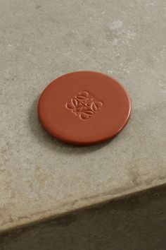 Crafted from terracotta ceramic, this 'Anagram'-stamped lid is designed to preserve the scent of your LOEWE Home Scents candle and protect the wax from dust between uses. The top is glazed while the reverse is textured for stability, so you can use it as a base whenever your candle is lit. Loewe Candle, Stamp Ceramic, Terracotta Candle, Candle Lid, Notes Craft, Candle Kits, Hand Balm, Branding Design Packaging, Visual Language