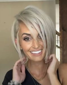 Mama Hair, Messy Short Hair, Blonde Hair Inspiration, Sassy Hair, Hair Color Pink, Haircuts For Medium Hair, Haircut And Color, Short Blonde Hair, Short Hair With Layers