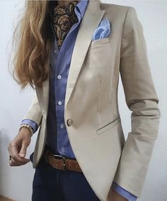 Tan Blazer And Jeans Outfit, Latte Outfit, Blazer Outfits Casual, Blazer Beige, Looks Street Style, Fashion Hacks Clothes, Casual Work Outfits