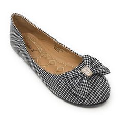 A pair of Victoria K Women's Glen Plaid Matching Bow With Rhinestone Ballerina Flats, offers a combination of comfort and style. The rubber sole adds stability. This trendy sleek and chic look wears well anytime through out the day or a night out in the town. An elegant pair ofVictoria KFlats add flair to your everyday wardrobe . Size: 7. Color: Black. Gender: female. Age Group: adult. In The Town, Glen Plaid, Ballerina Flats, Everyday Wardrobe, Casual Shoes Women, White Shoes, Salvatore Ferragamo Flats, Gender Female, Rubber Sole