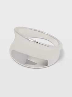 A simple, polished statement ring with a modern shape offers a bold touch without overpowering. Chunky Silver Rings, Women's Shoes Accessories, Summer Inspo, Statement Ring Silver, Metal Clay, Club Monaco, Ring Silver, Women Accessories Jewelry, Style Board