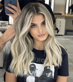 Brown Bayalage Hair, Blonde Hair With Brown Roots, Blonde Hair 2023, Blonde Hair Tips, Hair Weft Extensions, Ash Blonde Hair Balayage, Halo Couture, Grey Blonde Hair, Tan Skin Blonde Hair