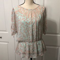 Nwt Daniel Rainn Women’s Scoop Neck Layered Semi-Sheer Short Sleeve Top, Large, Light Mint Green With Pinkish Cherries Print, Lining Is Mint Green Cami With Adjustable Straps, Ties On Sleeves To Adjust Length, Elastic Waist, Keyhole Back With Shell Button Closure, Shell And Lining Are Both 100% Polyester Armpit To Armpit Approximately 24” Armpit To Bottom Approximately 15” Overall Length Approximately 24” Fitted Scoop Neck Blouse For Spring, Spring Daywear Tops With Scoop Neck, Scoop Neck Spring Tops For Daywear, Scoop Neck Tops For Spring Daywear, Cute Scoop Neck Top For Spring, Green Cami, Women Floral Blouse, Light Mint Green, Draped Blouse