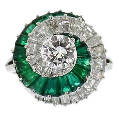 CARTIER Emerald and Diamond Spiral Ring Cartier Emerald, Bijoux Art Deco, Designer Rings, Spiral Ring, Cartier Jewelry, Emerald Earrings, Deco Jewelry, Fabulous Jewelry