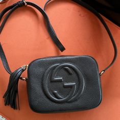 Brand New. Bought At The Store Still Have Receipt. Authentic Gucci Marmont Super Mini, Black Gucci Bag, Gucci Super Mini, Marmont Super Mini, Gucci Mini, Gucci Crossbody Bag, Gucci Soho Disco, Vintage Crossbody Bag, Bags Gucci