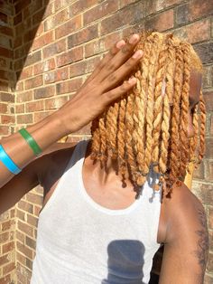 Ginger And Blonde Dreads, Honey Blonde Locs Men, Honey Blonde Dreads Men, Dreads Color Ideas Locs Men, Honey Brown Dreads, Hoop Hairstyles, Honey Blonde Dreads, Dyed Dreads Men, Loc Dye Ideas