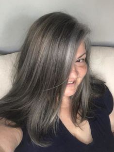 Grey Blending Highlights, Growing Out Grey Hair, Brown Hair With Silver Highlights, Ways To Grow Hair, Grey Blending, Gray Balayage, Highlights Lowlights, Gray Hair Growing Out, Transition To Gray Hair