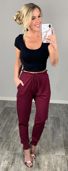 Perfect Comfortable Joggers at affordable prices styles so many ways! #styleinspo #springfashion #momstyle #spring #onlineshopping #vacay #affordablefashion #easyoutfit #fashioninspo #winterfashion #trending #momlife #fashionblogger #styleblogger #ootn #beanieseason #ootd #joggers #outfitgoals #springstyle #love #wine #flannel #flannelseason #style #joggerstyle #dress #fashion #summervibes #joggers Hot Mom Outfits, High Waist Joggers, Sweatpants Style, Boutique Style, Fashion Joggers, Comfy Fashion, Outfit Goals, Mom Outfits, Burgundy Color