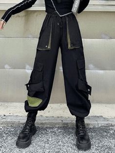 Patchwork Pocket Detail Cargo Pants - AnotherChill Trendy Cargo Pants, Cuffs Design, Cargo Pants Black, Pop Color, Baby Tees Y2k, Y2k Baby Tee, Bodycon Floral Dress, Crop Top Blouse, Fashion Essentials