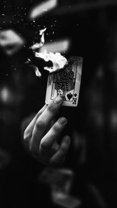 Very Bad Kings, Black Poker Cards Wallpaper, Playing Card Crafts, Magic Realms, Magic Illusions, Dark Art Photography, Card Photography, Artwork Images, Very Bad