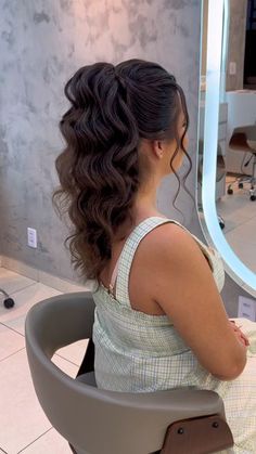 Updo Hairstyles For Wedding Guest, Bridesmaid Hairstyles Brunette, Hairstyle With Mangtika, Wavy Ponytail Hairstyles, Ponytail Wedding Hairstyles, Bridal Hair Up, Formal Hairstyles For Long Hair, Beautiful Bridal Hair, Simple Prom Hair