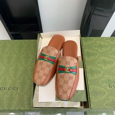 1. Complete and correct logo;2. If you have any questions, please feel free to contact customer service! I will always be there! Beige Leather Mules With Rubber Sole, Luxury Leather Flat Mules, Luxury Slip-on Mules With Branded Insole, Luxury Flat Leather Mules, Closed Toe Leather Mules With Branded Insole, Designer Leather Closed Toe Loafers, Designer Slip-on Leather Shoes With Round Toe, Designer Slip-on Leather Shoes With Removable Insole, Designer Closed Toe Leather Loafers