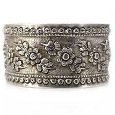 Antique Victorian Cuff Bangle with Flowers / Bangle Cuff Bracelet / Vintage Silver Bangle / Open Bangle / Wide Bangle / Floral Leaf Design  >> Handmade Item Material : 925 Sterling Silver Bangle Dimensions : Wide : 6 cm Approx                                      Long : 6 cm Approx Bangle Diameter : 57 mm Approx Bangle Top Width : 32 mm approx Gross Weight : 37.000 grams approx This jewellery is pure 925 Sterling silver and perfect for sensitive skin. Our product are totally hypoallergenic (perf Luxury Etched Silver Bangle, Luxury Traditional Silver Bangle, Luxury Antique Style Sterling Silver Bangle, Adjustable Antique Silver Cuff Bangle, Antique Silver Cuff Bracelet With Oxidized Finish As Gift, Antique Silver Nickel-free Bangle Bracelet, Antique Silver Stamped Cuff Bangle, Antique Silver Stamped Bangle Bracelet, Boho Cuff Bracelet