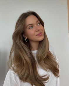 Honey Blonde Hair One Color, Sloane Peterson Hair, Blonde Hair From Brunette, One Colour Hair Dye, Sophie Suchan Hair, Light Brown Hair One Color, Barely Blonde Highlights, All Over Light Brown Hair Color, Light Natural Brown Hair