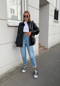 Outfit Con Converse, Outfits For Work Winter, Work Winter Outfits, Outfits Aesthetic Winter, Aesthetic Winter Outfit, Outfit Converse, Outfit Ideas Winter, Converse Outfits, Fall Outfit Inspiration