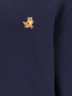 Sweat-shirt en coton 'Speedy Fox Patch' avec patch de logo avant, manche d'équipage, manches à revers longues.Maison KitsuneSweatshirt 'Speedy Fox Patch'Ajustement du confort Fox Raceing Sweatshirts, Fox Sweatshirts, Fox Racing Hoodie, Sweatpants Shorts, Crossbody Tote Bag, Blazer Vest, Short Leggings, Sweatshirt Shirt, Knitwear Tops