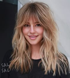 Long Shag Hairstyles, Shades Of Red Hair, Long Shag Haircut, Layered Haircuts With Bangs, Caramel Blonde, Long Layered Haircuts, Shag Hairstyles, Shag Haircut