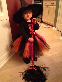 Toddler witch Halloween costume made for my niece Scary Witch Costume, Toddler Witch Costumes, Witch Costume Diy, Diy Halloween Witch, Toddler Girl Halloween, Halloween Mystery, Diy Halloween Costumes For Kids, Hallowen Ideas, Witch Halloween Costume