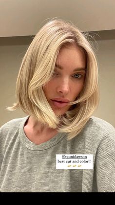 Emma Roberts Hair, Brown Bob Hair, Warm Blonde Hair, Platinum Blonde Bobs, Blonde Dye, Blonde Bob Hairstyles, Hair Fixing, Birthday Hair, Girl Short Hair