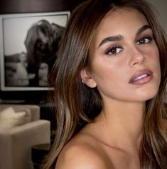 Makeup by Nina Park #kaiagerber #kaiagerbermakeup #modelmakeup Going Out Makeup, Brown Hair Brown Eyes, Brown Makeup, Dark Brown Hair Color, Top Makeup Products, Elegant Makeup, Models Makeup, Kaia Gerber