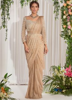 Golden Shimmer Lycra Saree With Full Sleeved Blouse Nidhika Shekhar - Fabilicious Fashion Pattu Saree Blouses, Cocktail Sarees, Lycra Saree, Cotton Anarkali Suits, Engagement Saree, Drape Sarees, Yumna Zaidi, Golden Saree, Fancy Sarees Party Wear