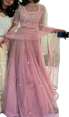 Pretty Lehenga Designs, Dresses To Wear To A Wedding Indian, Lehenga To Wear To A Wedding, Indian Lehenga Simple, Traditional Dresses Lehenga, Pretty Lehengas Aesthetic, Desi Fancy Dresses, Desi Aesthetic Lehenga, Lehenga Simple Designs