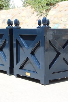 Standard Versailles-style, outdoor planter box with metal liner and acorn finials. Shown in 20" with custom blue paint.  #Accentsoffrance #crossplanter #planter #box #acornfinials #wood #design #gardening #landscaping #gardendesign Large Planters Outdoor Ideas, Wood Box Planter, Planters Boxes, Outdoor Planter Box, Diy Wood Planters, Box Planters, Outdoor Planter Boxes