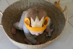 Lion king crown ear headband Easy Kids Costumes, Safari Themed Birthday Party, Lion Crown, Cake Smash Photoshoot, Boy Crown, Smash Photoshoot, Cake Smash Outfit Boy, First Birthday Crown