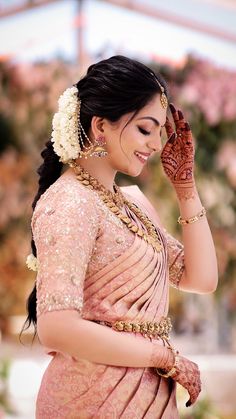 Saree | Saree Blouse | Wedding saree | bridal saree | bridal saree blouse | saree blouse designs Diya Krishna, Onam Look, Ahana Krishna, Ahaana Krishna, Onam Outfits, South Indian Wedding Saree, Onam Saree, Engagement Look, Silver Blouse