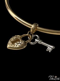 14 K Genuine Gold Heart and Key Charm for Pandora Bracelets Great gift for any occasion: B days, Valentine's Day, Holly Communion, Baptism, Anniversaries weight: 1.38 length: 35 mm width: 10 mm Your satisfaction is our priority We offer free shipping in US Processing time is 1-2 business days Tazu gift box included 30 Days return policy Kids Bangles, Gold Globe, Art Nouveau Pendant, Cz Rings Engagement, Heart Pendant Gold, Ball Bracelet, Pandora Bracelet Charms, Heart And Key, Heart Gemstone