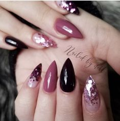 Pointy Nails Designs, Burgundy Nails Acrylic, Nail Tips Design, Stiletto Acrylic Nails, Pointy Nail Designs, Types Of Nails Shapes, Acrylic Nails Design, Tips Design, Nail Tip Designs