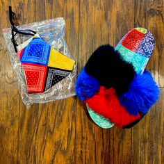 Sandal Slides Multi Colored Faux Fur Multi Color Bandana Print Sole Mask Included True To Size Fit Trendy Multicolor Flat Slippers, Multicolor Flat Synthetic Slippers, Multicolor Synthetic Casual Slippers, Casual Red Sandals For Festival, Casual Multicolor Synthetic Slippers, Faux Fur Sandals, Woven Mules, Colorful Snakes, Sandal Slides