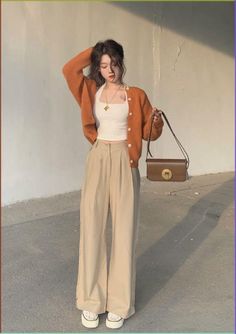 🌞 Casual Everyday Shades: Effortless Style for Every Day! 😎🌟 Korean Casual Outfits Street Styles, Korean Clothing Brands, Woman Outfit, Styling Fashion, Korean Casual Outfits, Outfit Mujer, Trendy Outfits For Teens, Fashionable Outfits