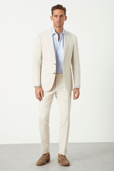 Sand Suit Men Wedding, Sand Suit Men, Italy Wedding Guest Outfit Men, Vietnam Photoshoot, Sand Suit, Groomsman Attire, Mens Formal Fashion, Wedding Guest Outfit Men, Formals For Men