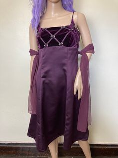 Thrift Ideas, Doll Brooch, Velvet Clothes, Empire Waist Dress, 90s Dress, Purple Velvet, Vintage Velvet, Fashion Line, Purple Fashion